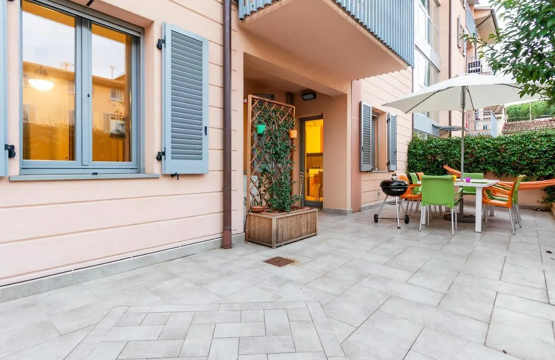 Guesthost - Colorful Boccaccio Apartment-1